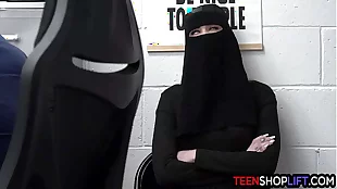 Muslim teen Delilah Steady old-fashioned stole lingerie but got busted by a mall cop